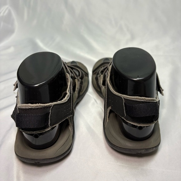 Teva Verra Women’s Black and Grey Sandals Approx Size 8 - Picture 4 of 10